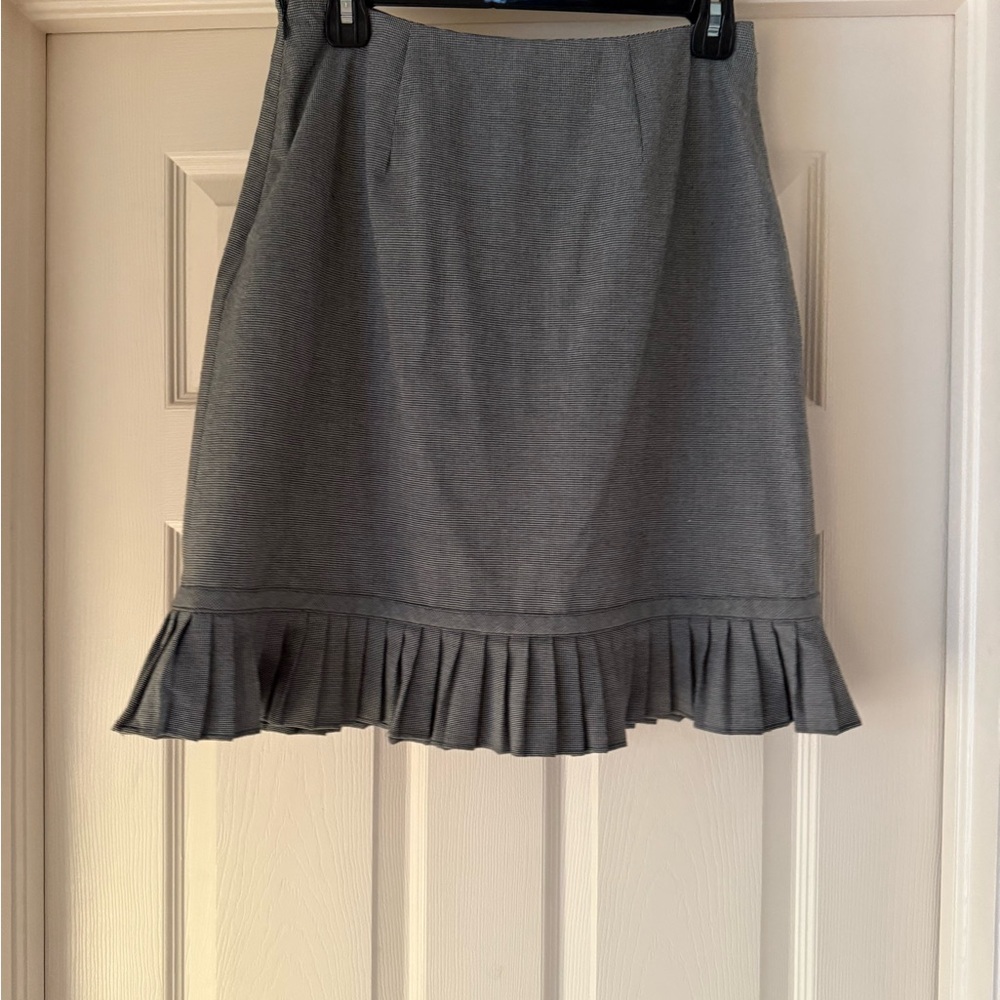 Elegant Gray Pleated Skirt